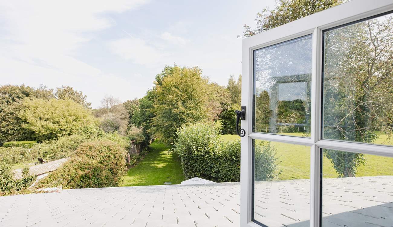 Such a charming rural setting.