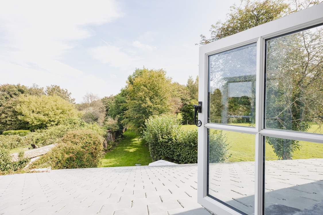 Such a charming rural setting.