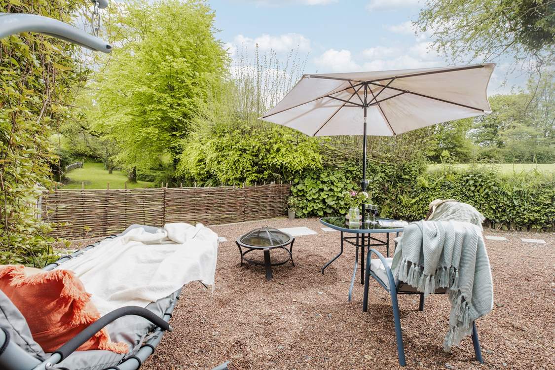 The enclosed garden gives you a sense of privacy.