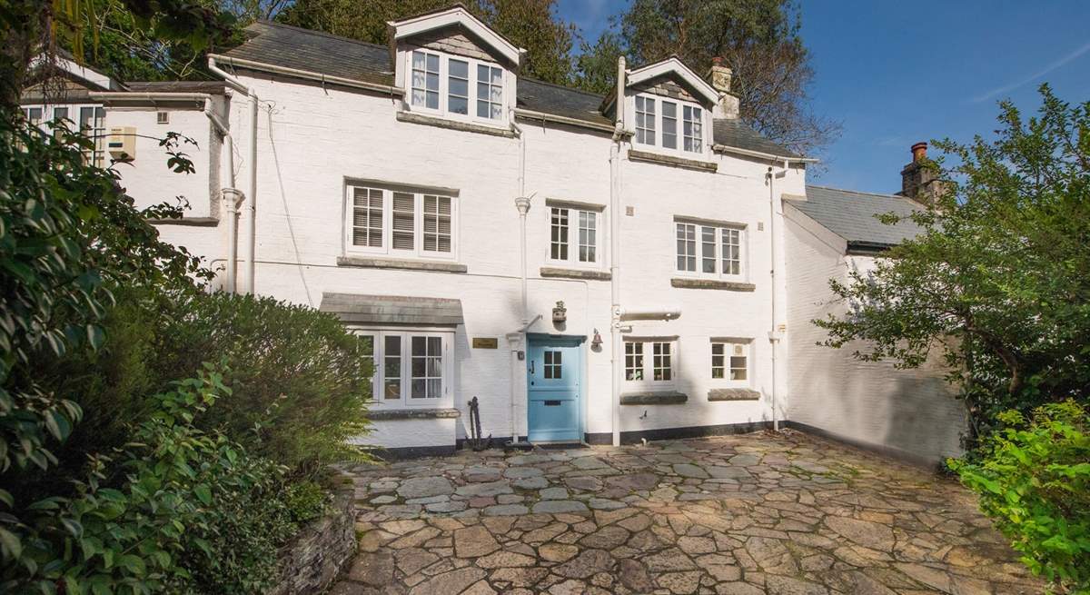 This charming three-storey cottage has private parking at the front - a real bonus in Polperro.