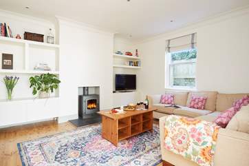 Relax together in the snug over a glass of wine and catch up on the day's events.