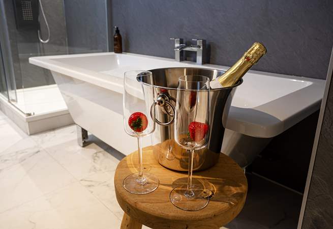 The en suite to bedroom 3 is super stylish, why not treat yourself to a bubble bath and a glass of bubbles too. 
