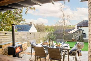 No need to check the forecast, you will be sheltered and warm at Ash whatever the weather.