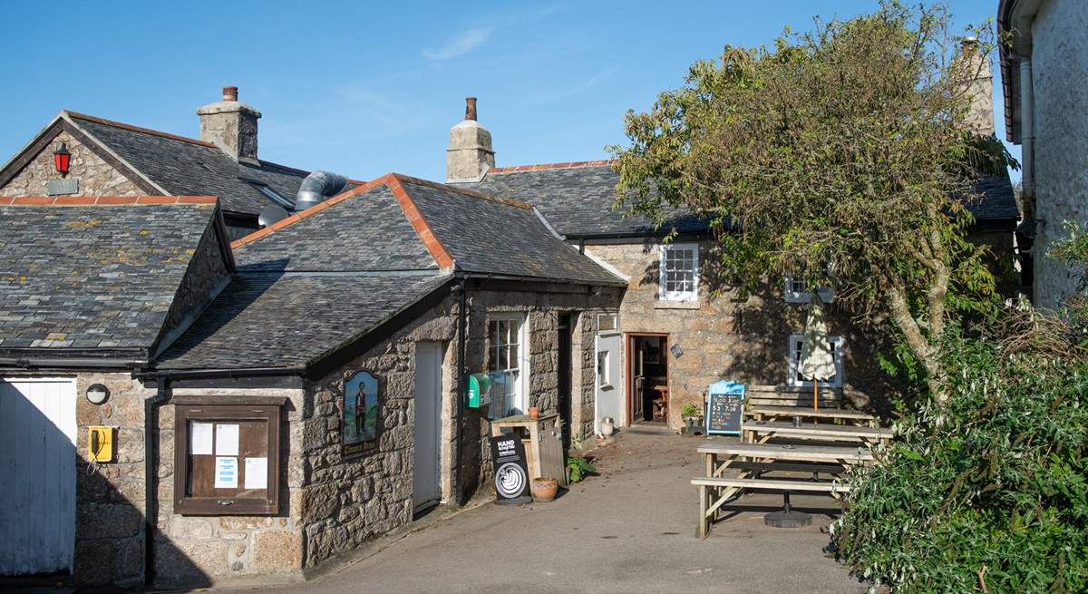 The super popular local pub “The Tinners Arms” is just up the road from The Piggery.