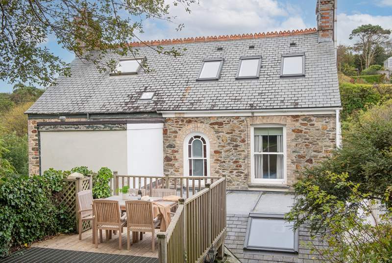 Enjoy leisurely long lunches or simple suppers outside. With an elevated view of the hills this is quite a rare find in St Agnes.  