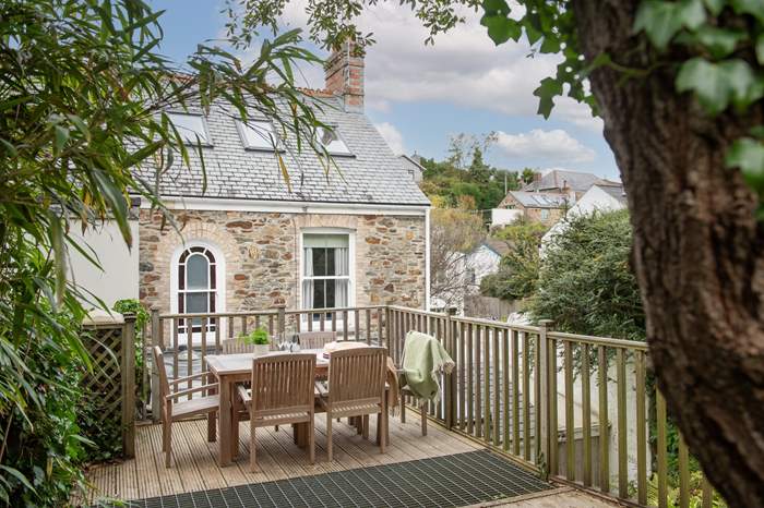 No 2 Water Lane is a 3 bedroom holiday cottage near the beach in St Agnes, North Cornwall.