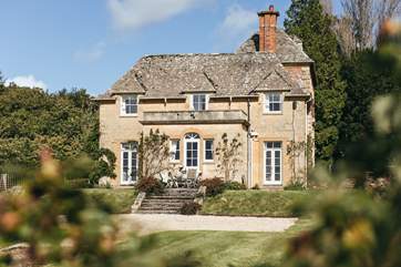 Welcome to enchanting The Summer House.