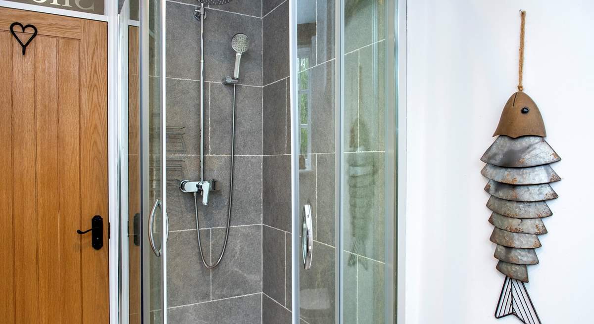 Yet another luxury shower-room that benefits from a WC and sink!