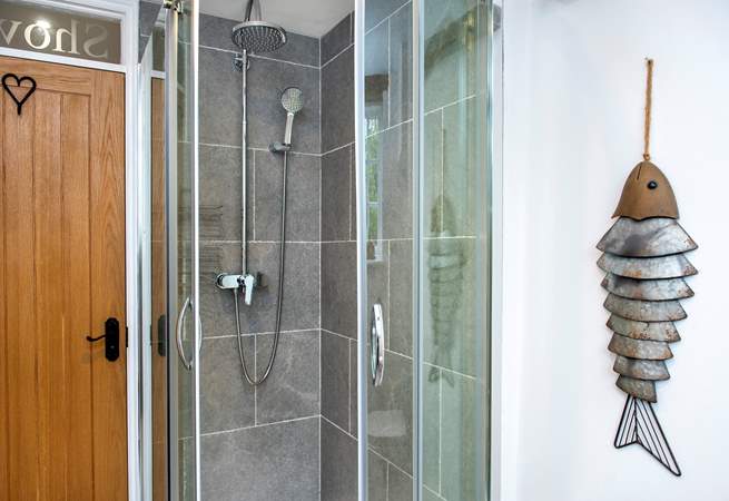 Yet another luxury shower-room that benefits from a WC and sink!