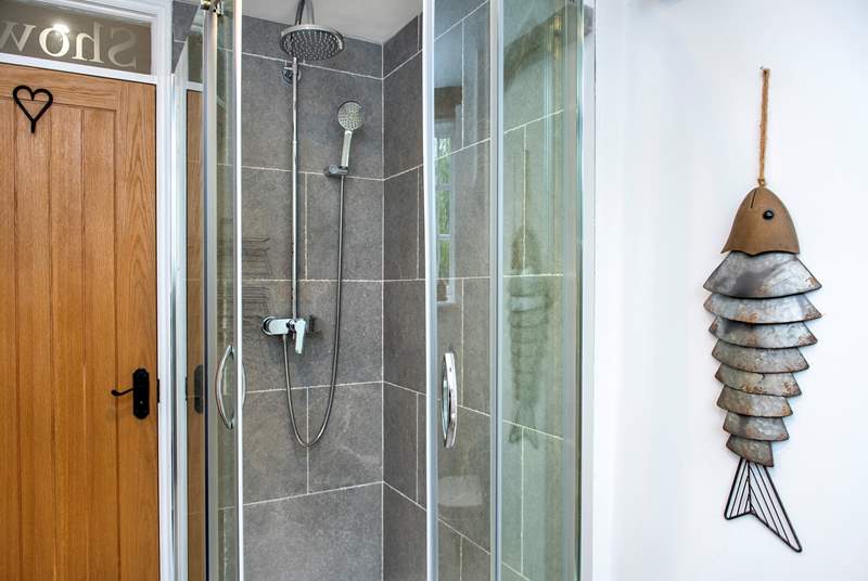 Yet another luxury shower-room that benefits from a WC and sink!