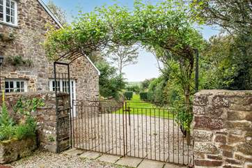 Is this a problem? Great Stuff Pond and Stone detached from the