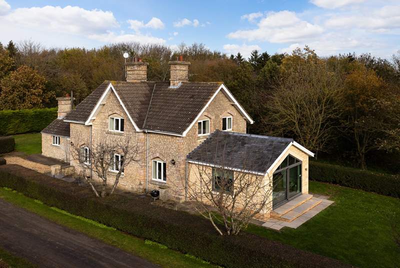 This stunning home has a beautiful rural location.
