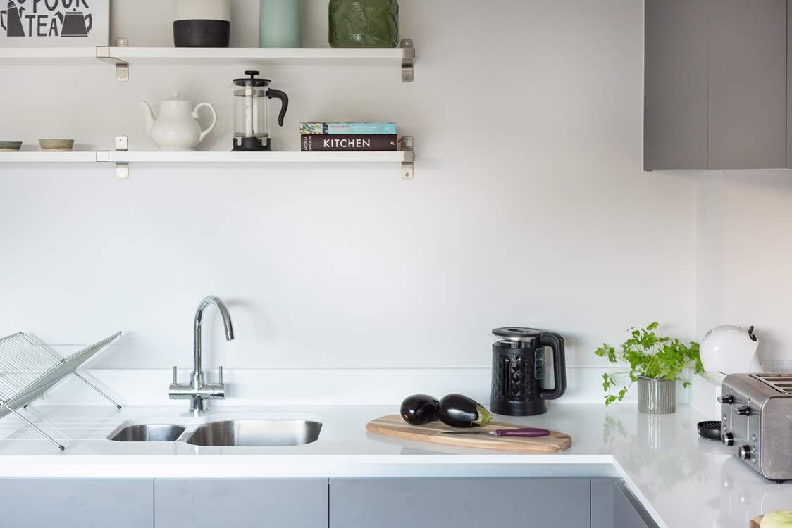 The kitchen is very well-equipped.