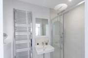 The en suite shower-room.