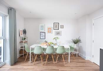 Gather the family around the large dining-table for a lazy supper or hearty brunch.