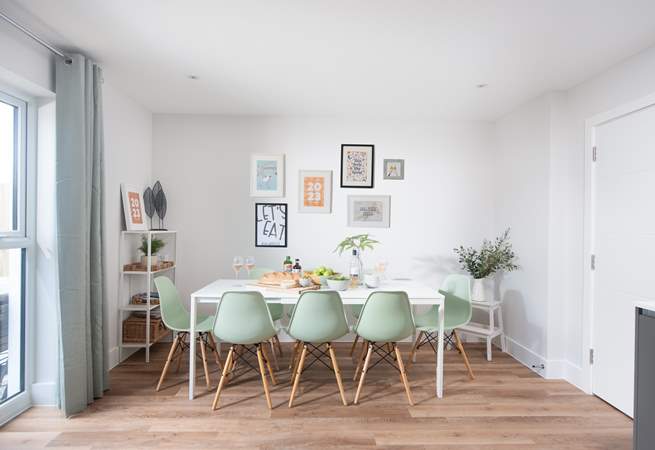 Gather the family around the large dining-table for a lazy supper or hearty brunch.