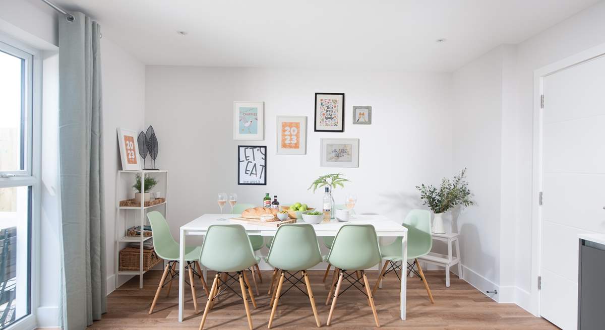 Gather the family around the large dining-table for a lazy supper or hearty brunch.