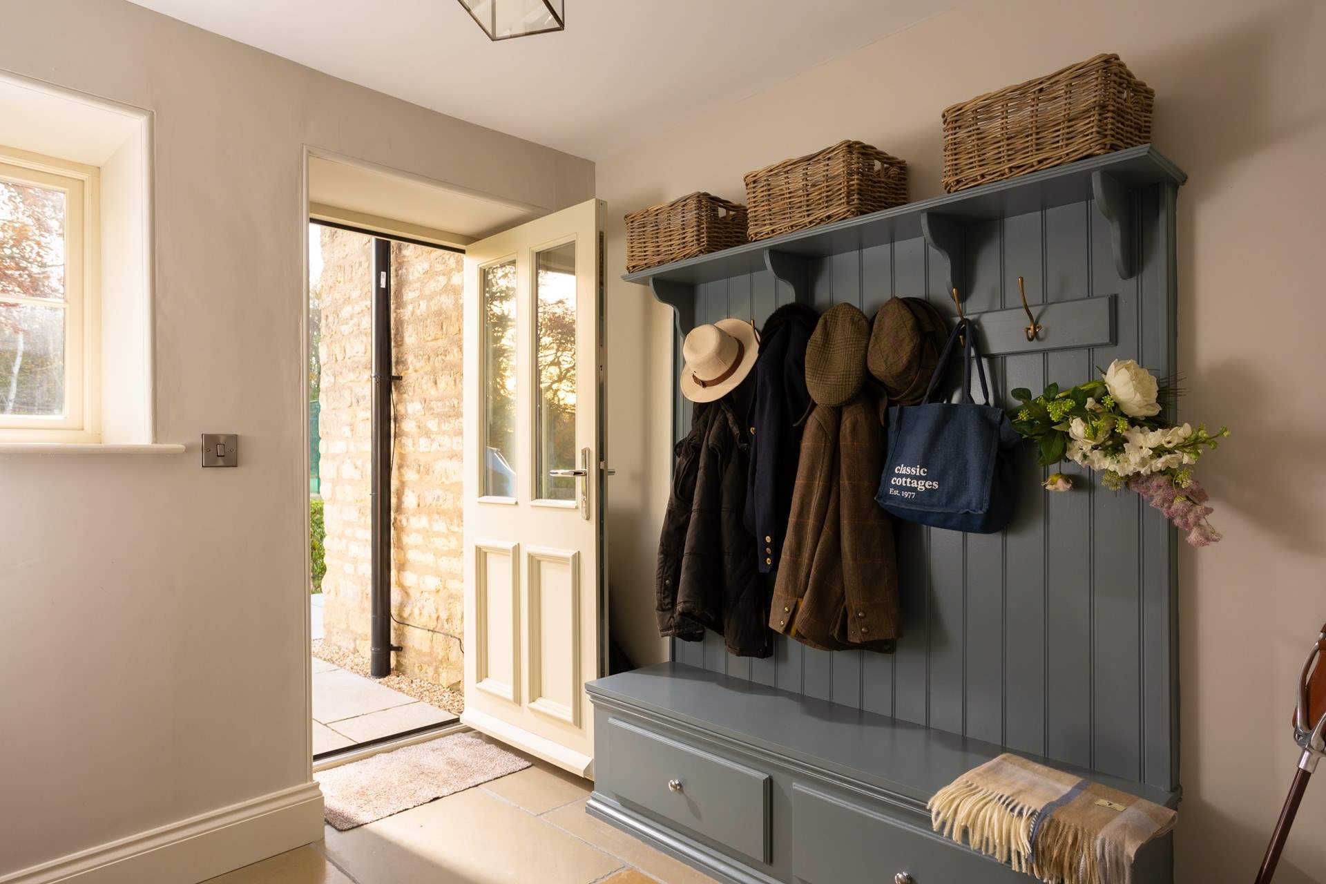 Kick off your boots and warm your toes on the under-floor heating. 