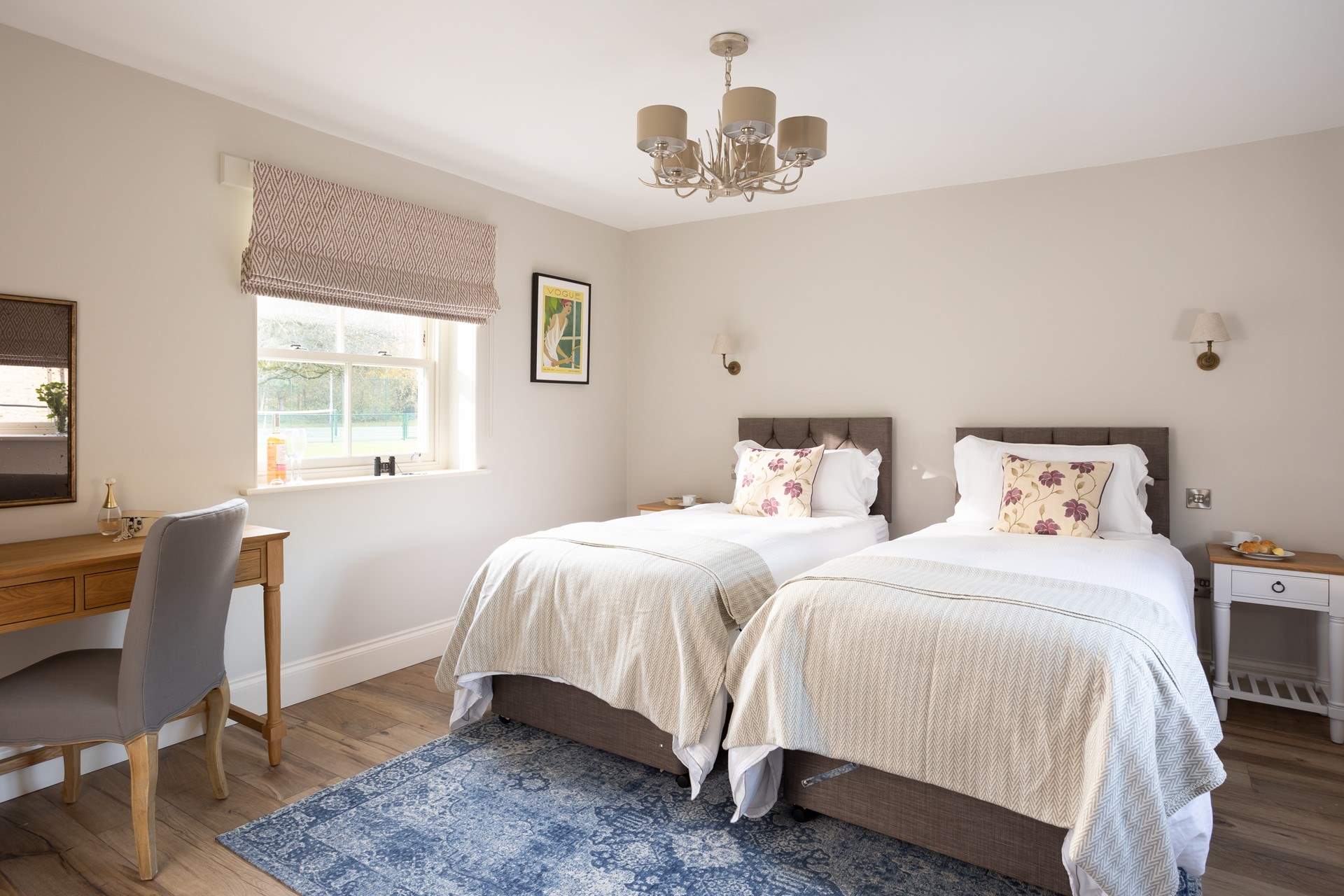 There is a twin ground floor bedroom with an en suite shower-room.