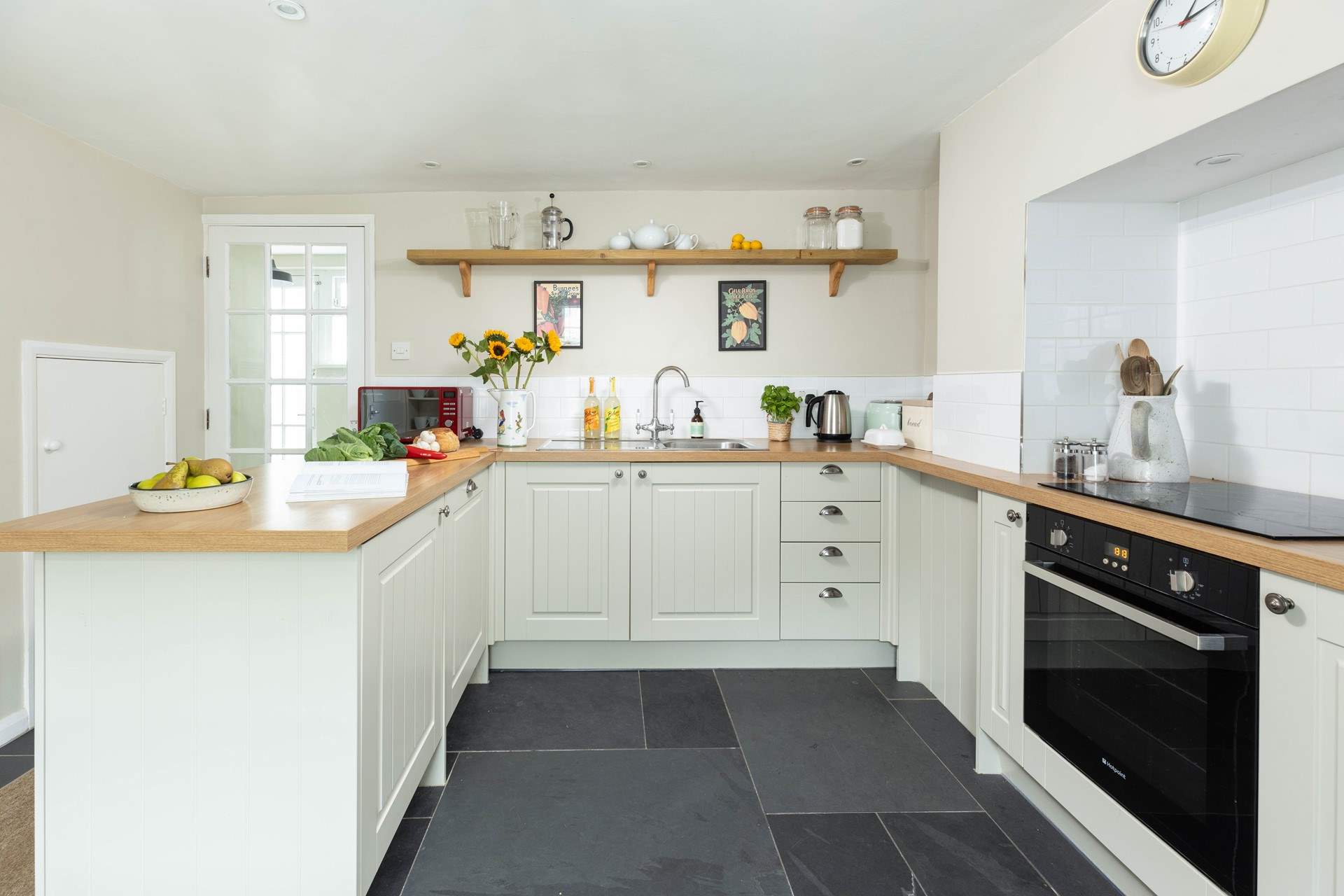 The kitchen has everything you need to cook up a delicious meal. 