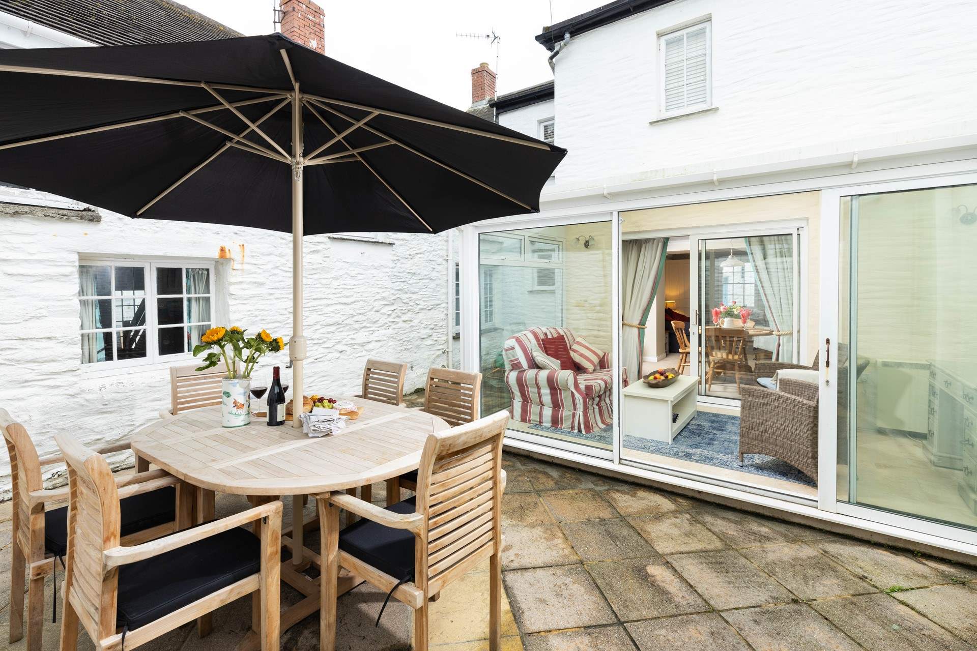 Plenty of seating both indoors and outdoors to enjoy in all weathers. 