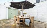 Enjoy the outdoor courtyard at Shorelines.   - Thumbnail Image