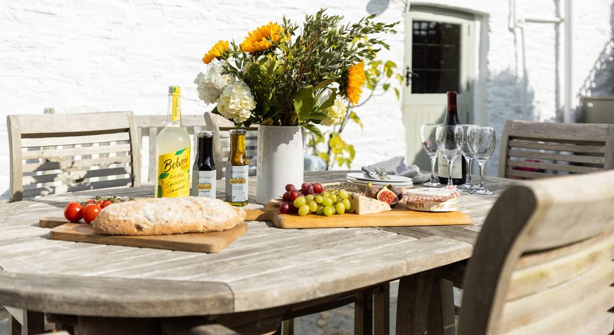 The perfect sun-trap garden for al fresco dining. 