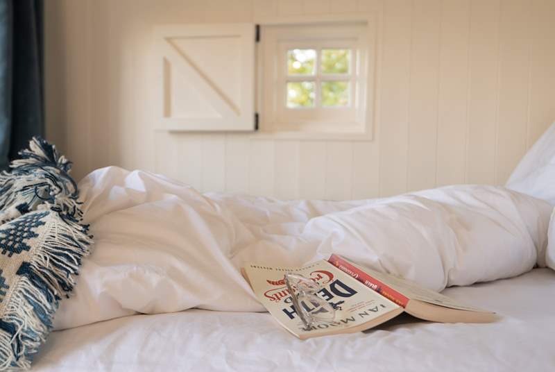 We really wouldn't blame you for staying snuggled in a cocoon of soft linens. 