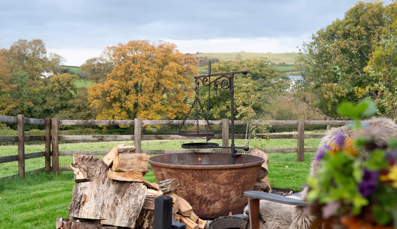 Watch the landscape flourish in spring and turn to a coppery canvas during autumn.