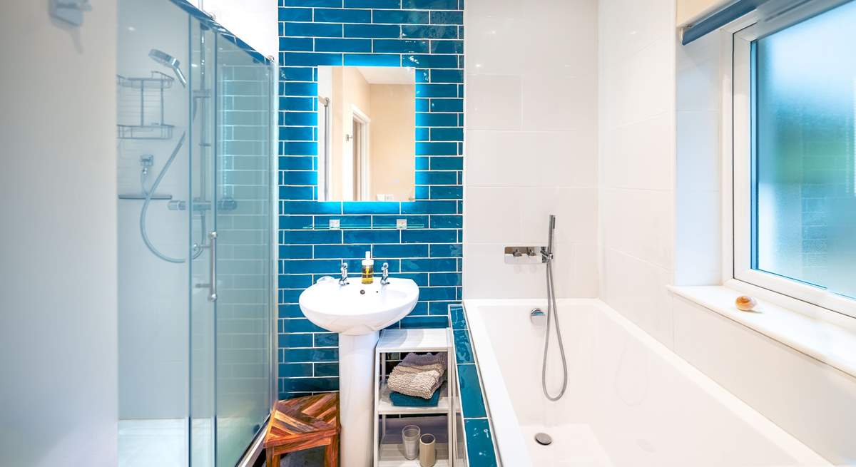 Gorgeous family bathroom on the ground floor, very near the two ground floor bedrooms. Sink into the deep Japanese bath - sheer bliss. 