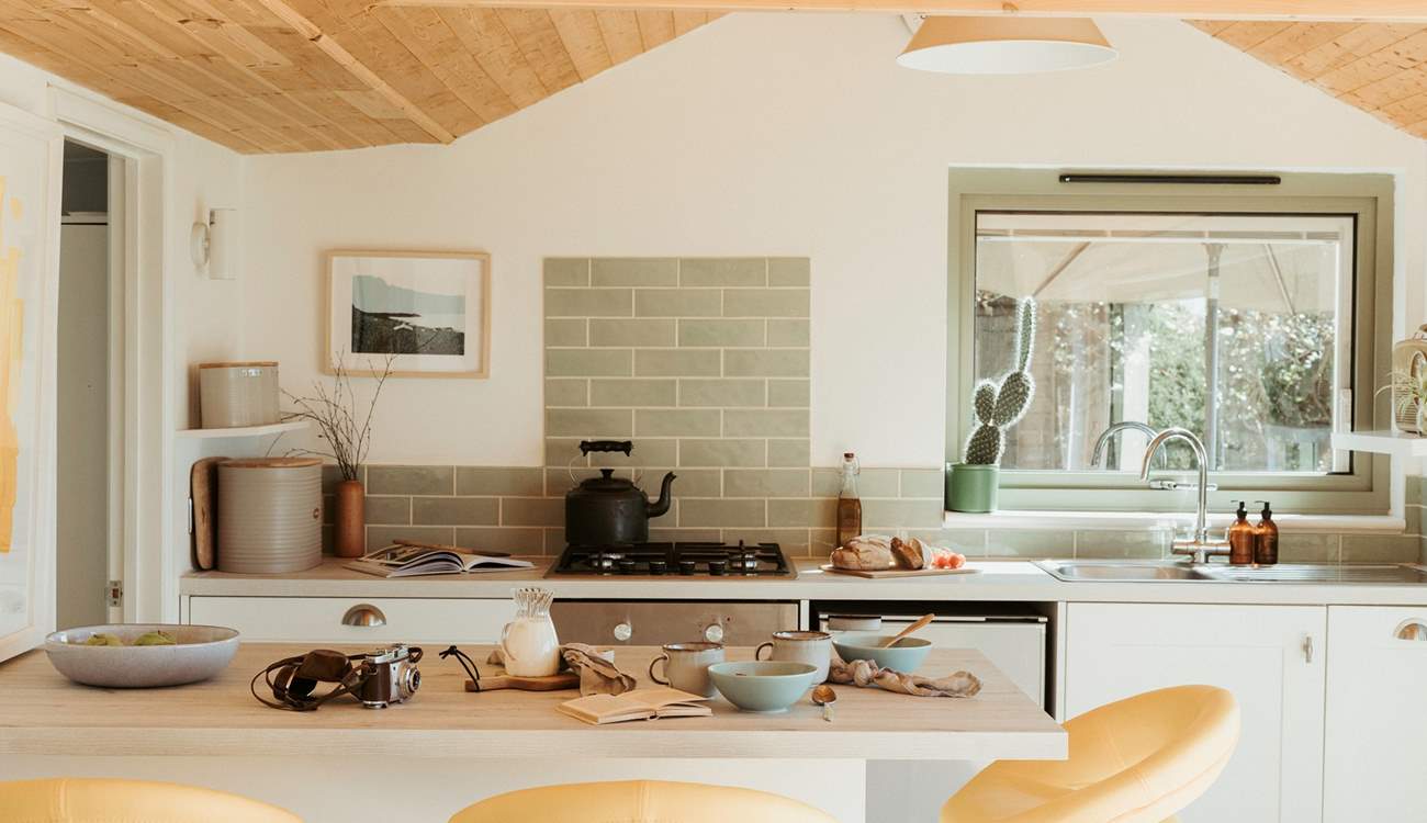 The light and airy kitchen ensures you have everything you need for your getaway.