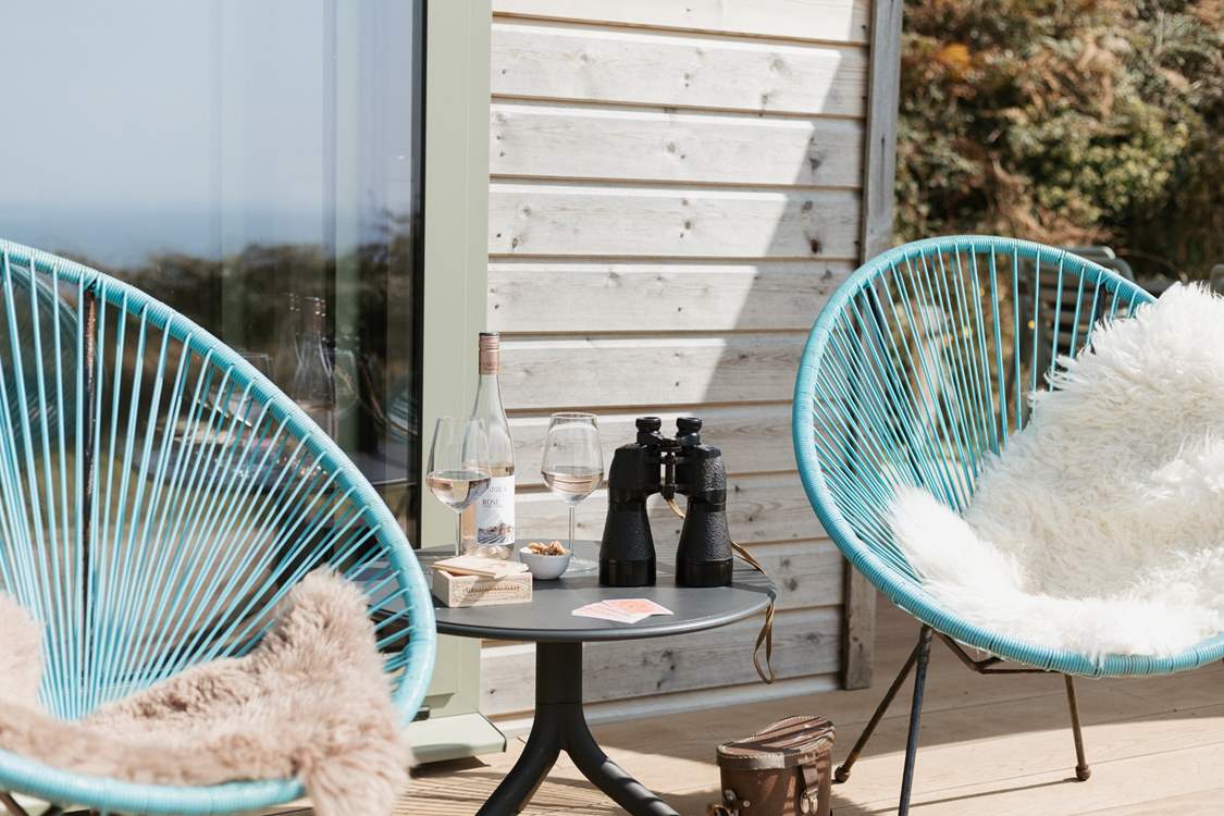 Where far-reaching ocean views sit before you.