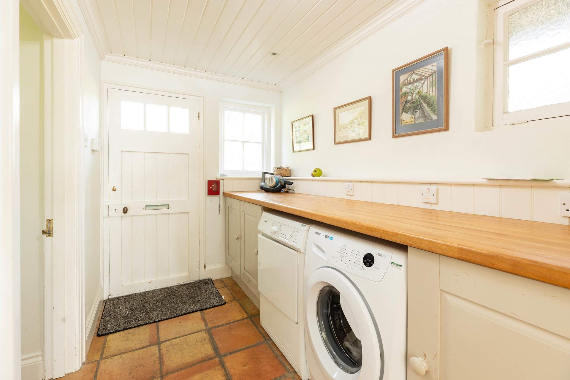 Farfield has a utility-room should the holiday washing be piling up! 