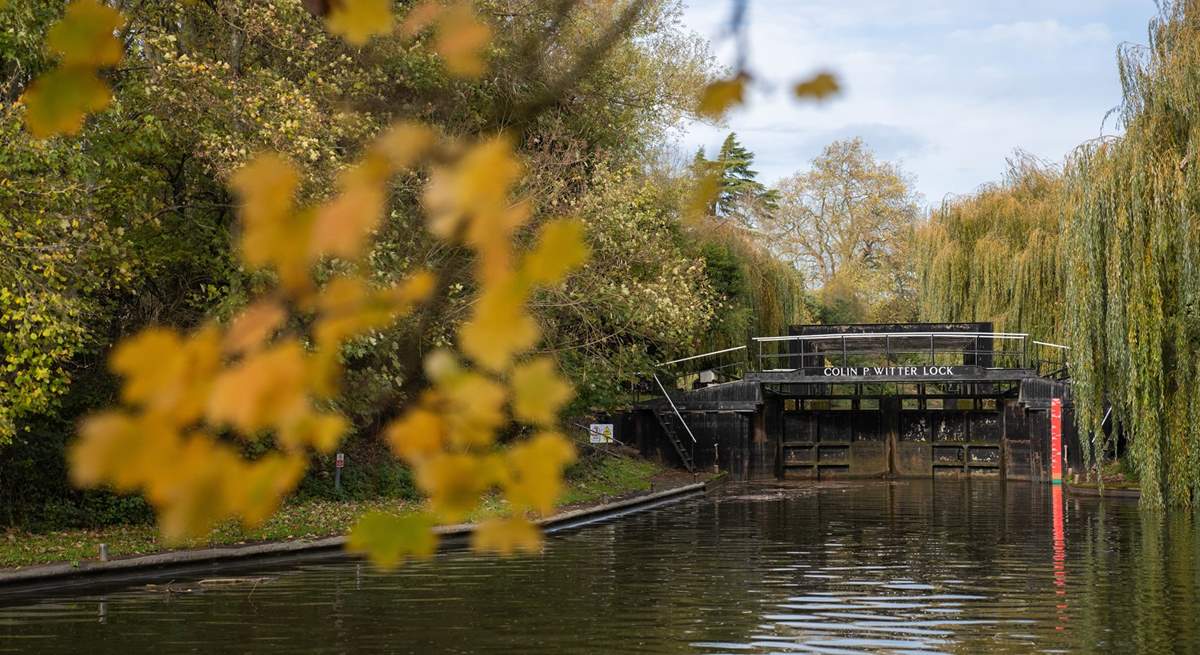 Who can resist the tranquility of Stratford's serene river walk.