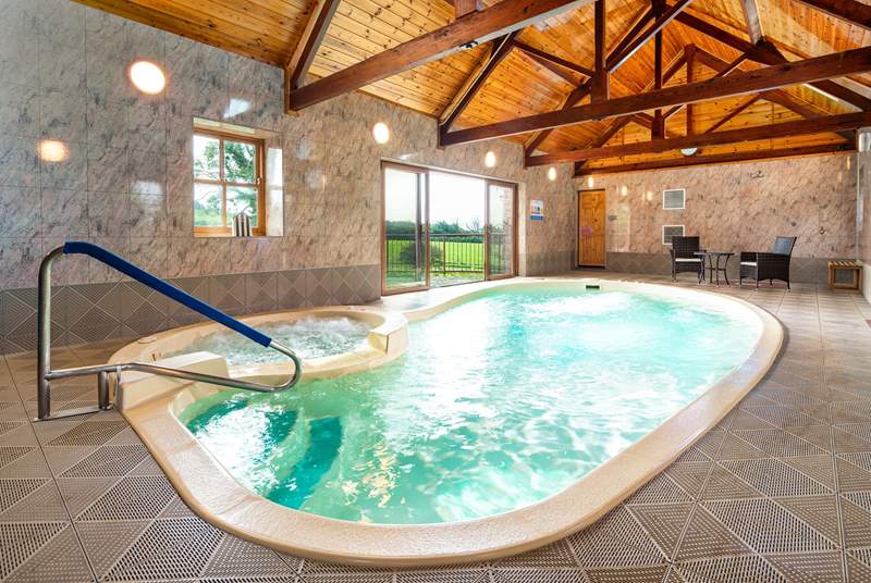 Your own private heated pool awaits with resistance jets for swimming exercise and a jacuzzi. Perfect holiday bliss. 