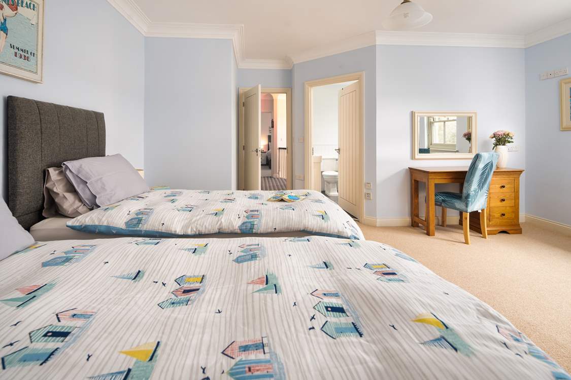 Well appointed en suite twin room with wonderful waterway views. These beds may be pushed together to make a double bed (please state when booking if you would like this).