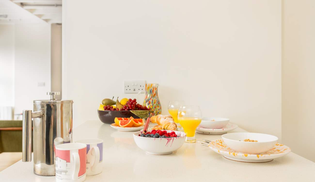 Eat breakfast at the breakfast-bar in the kitchen or head outside.