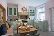 Enjoy breakfast together in the cosy kitchen/diner.
