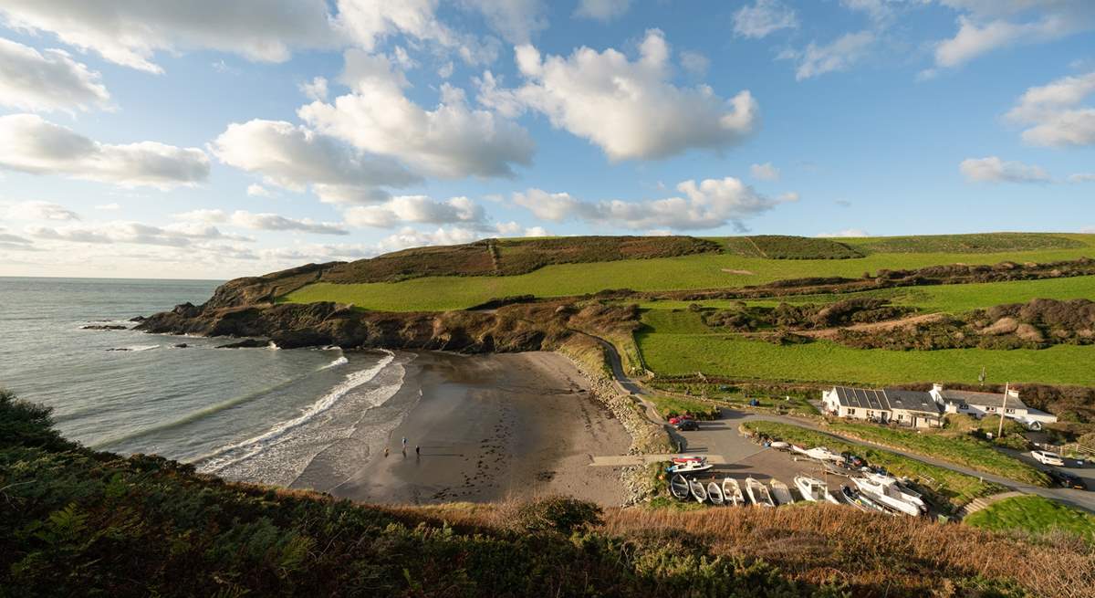 Very close by is Pwll Gwaelod beach. The Old Sailors pub lies opposite the cove, serving delicious fish and chips. 