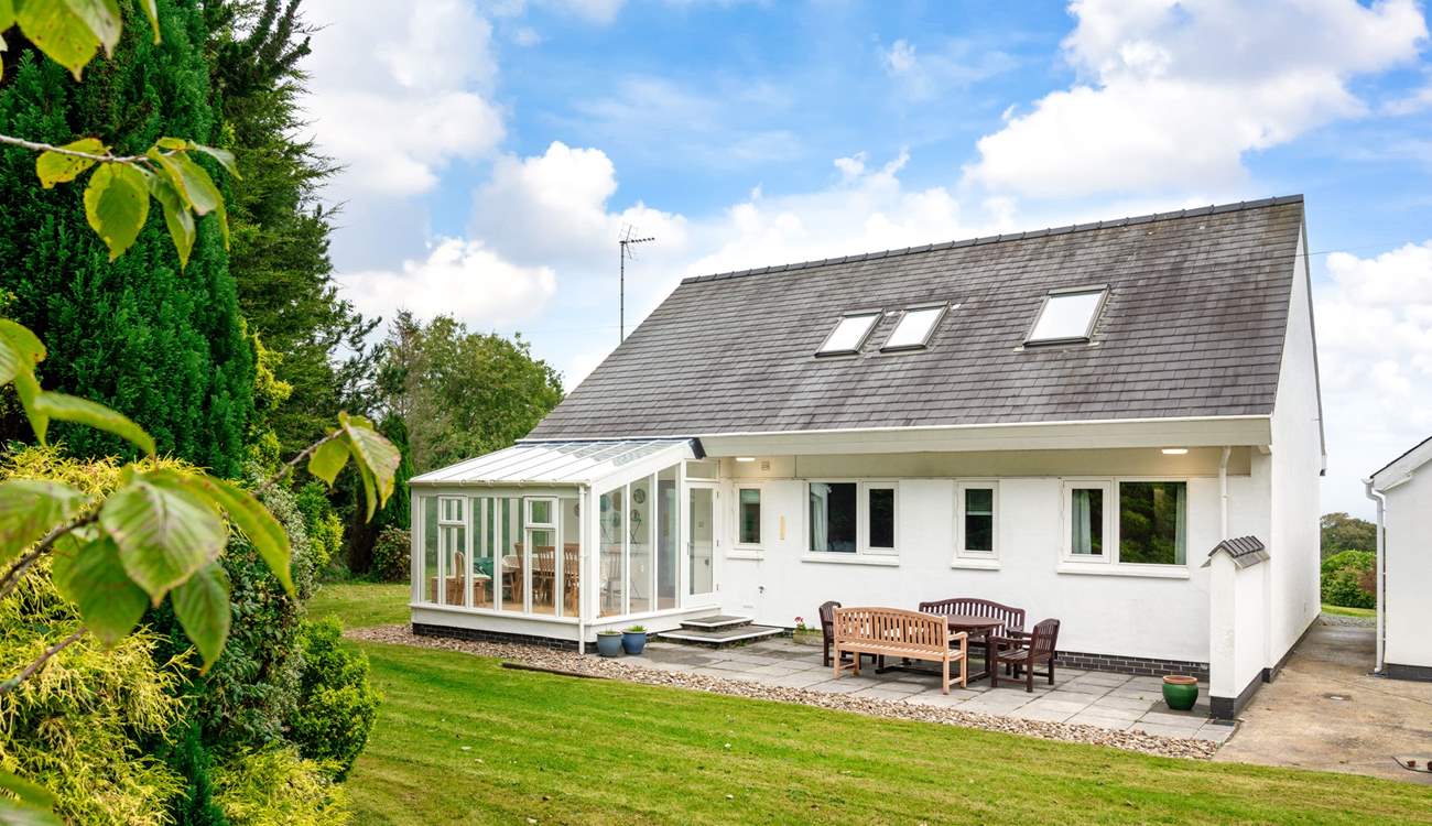 Enjoy dinner al fresco under the starlit sky. 