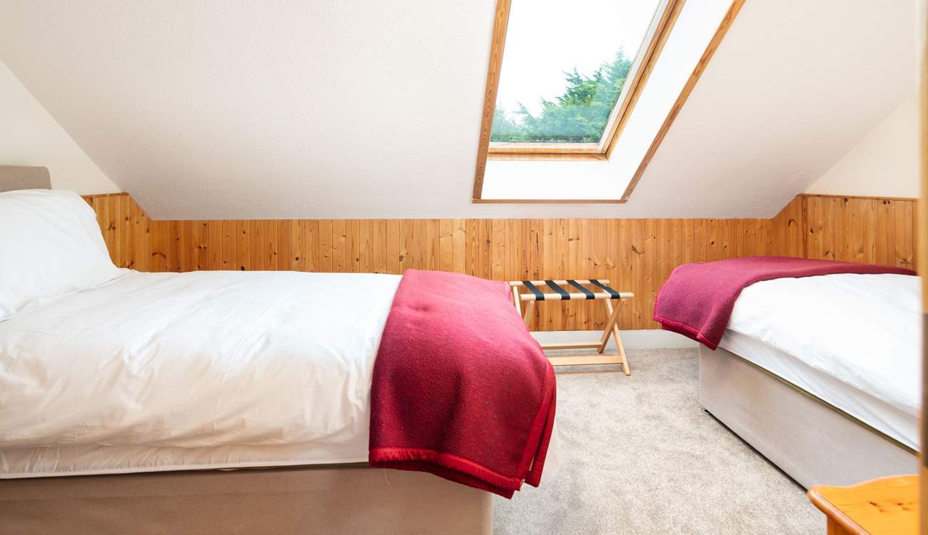 Twin room with garden view on the first floor. 