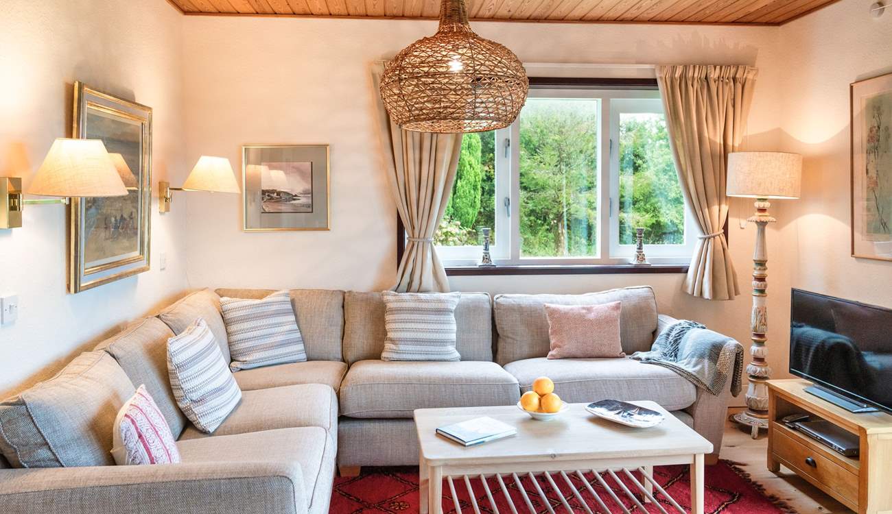 Refurbished to a high standard, Cae Cwsg has everything you need for a relaxing, comfortable holiday. 