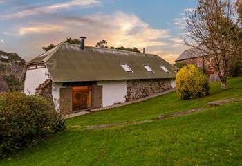 Rydon looks spectacular as the light fades and all becomes sleepy.