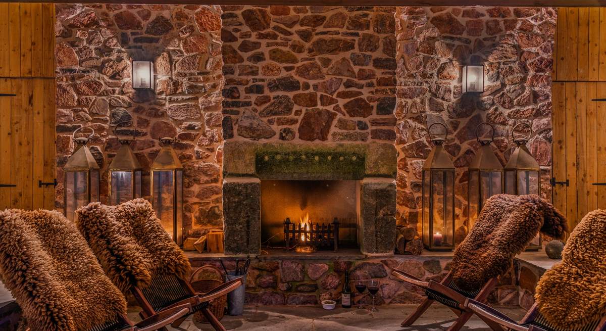 Many cosy nights can be enjoyed in the under-cover fire-pit area. Watching the nightlife dance in front of your eyes is a treat to savour.