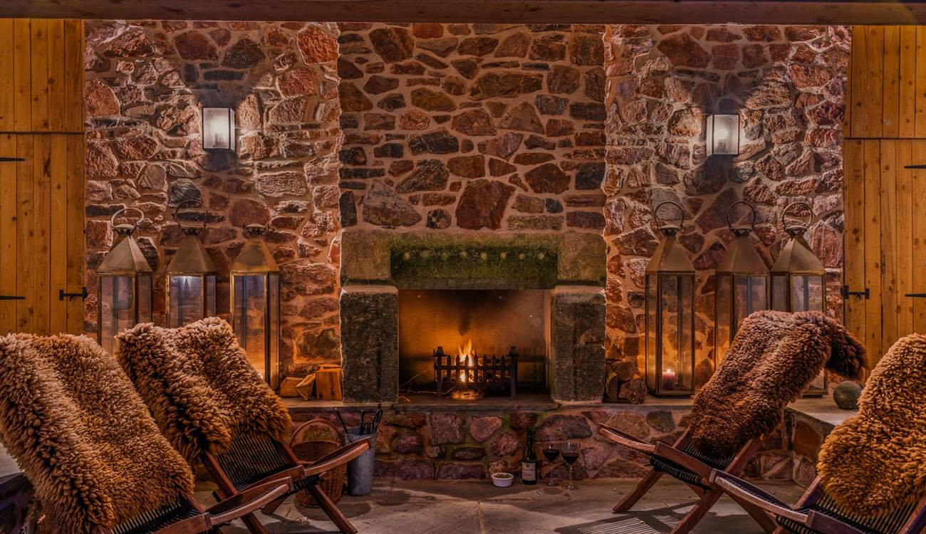 Many cosy nights can be enjoyed in the under-cover fire-pit area. Watching the nightlife dance in front of your eyes is a treat to savour.