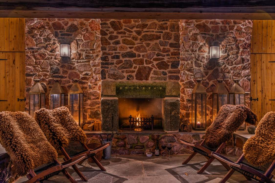 Many cosy nights can be enjoyed in the under-cover fire-pit area. Watching the nightlife dance in front of your eyes is a treat to savour.