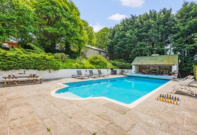 What a fabulous spot to play, dine, swim and relax.