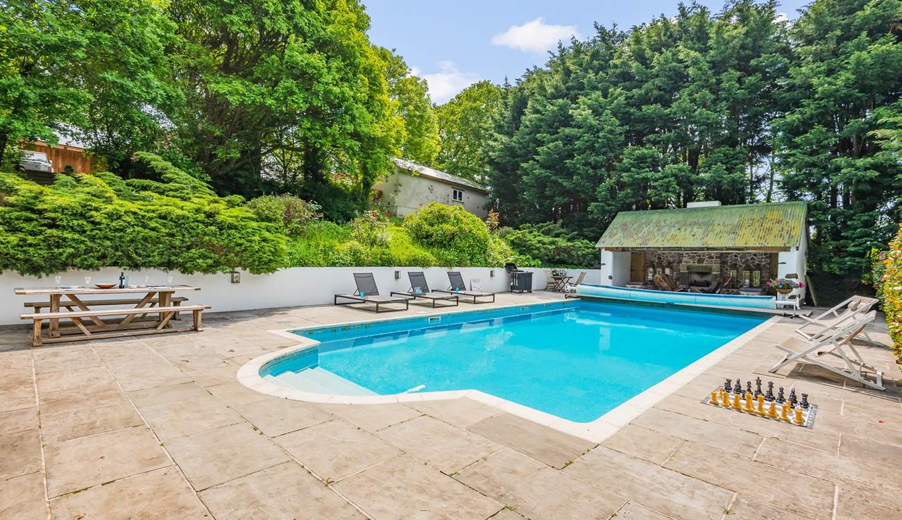 What a fabulous spot to play, dine, swim and relax.