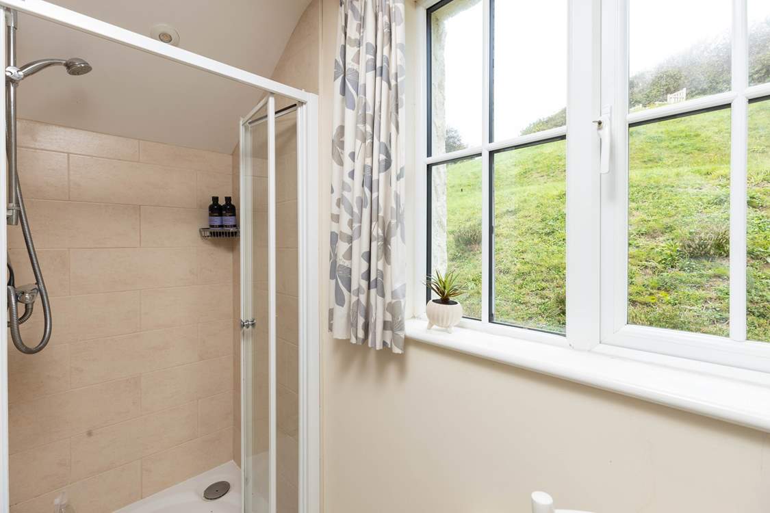 No time to waste in the morning, well you have three showers to pick from!