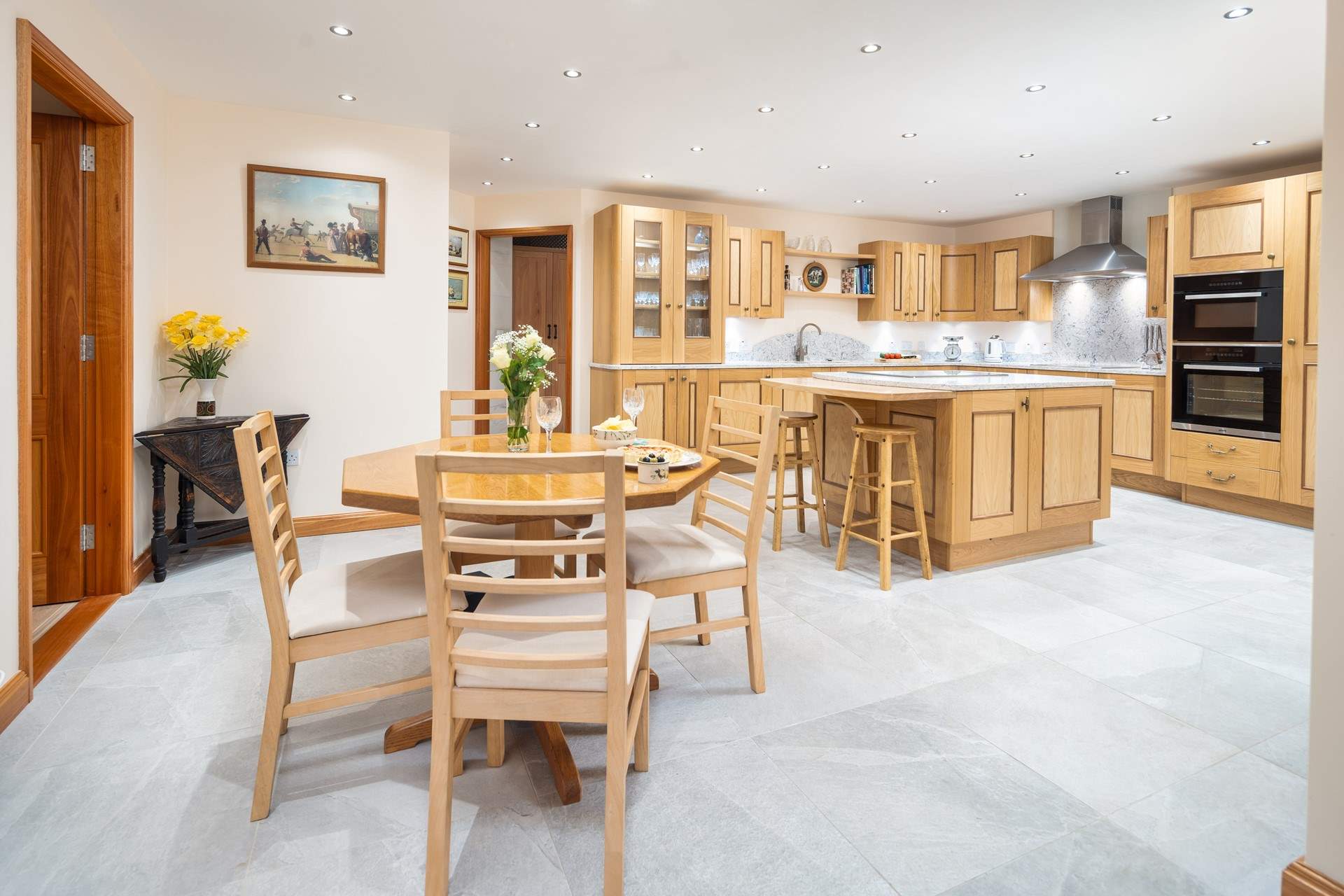 Step into the exquisitely crafted kitchen. Ideal for get togethers whilst the chef cooks up a holiday feast. 